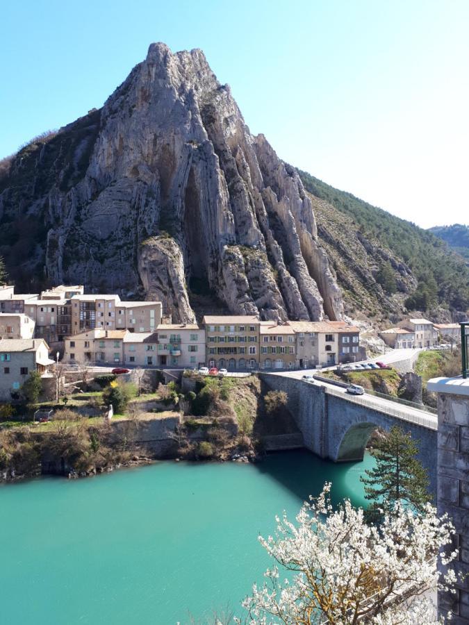 Les Mirabelles Chambres D'Hotes Sisteron Exteriér fotografie